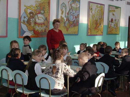 В республиканском конкурсе "Лучшая школьная столовая" участвует Вурнарская школа №1