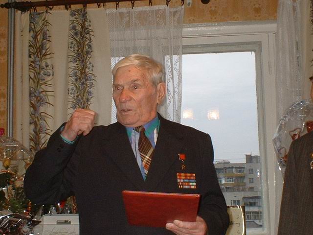 Славные страницы жизни 85-летнего Героя Социалистического Труда Александра Доманина раскрываются в день юбилея
