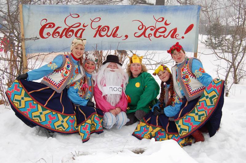 В п. Вурнары  зиму проводили с  песнями и танцами, частушками и хороводами