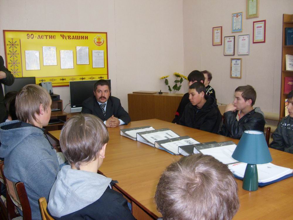 Защищать Родину - святое дело тех, кто ест хлеб родной земли, пьет ее воду, дышит ее воздухом