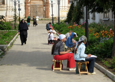 Выездной пленэр учащихся и преподавателей Канашской детской художественной школы в Цивильский женский монастырь