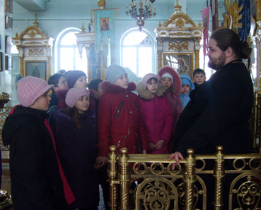 Ученики «Воскресной школы» посетили Никольский храм в городе Канаш