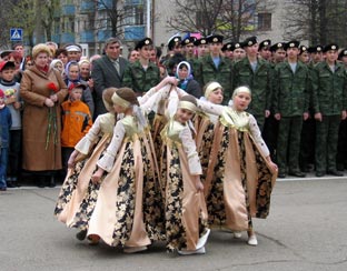 Праздничный концерт, посвященный 61-й годовщине Великой Победы в городе Канаш