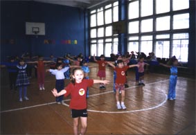 В школах города Канаша проводятся спортивные мероприятия в рамках месячника «Здоровый образ жизни»