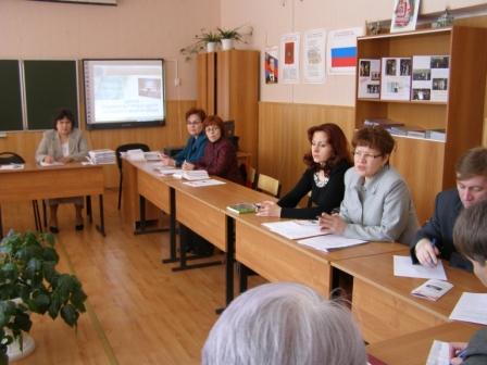 Городской семинар «Реализация программы развития школы в контексте «Школа – социокультурный центр Западного района» прошел в средней школе №1 г.Канаш