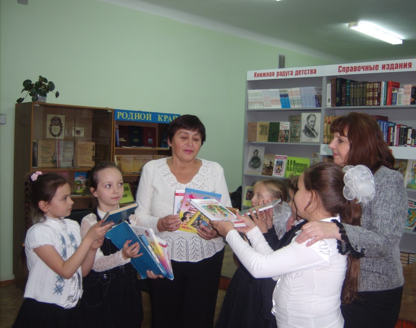 В городе Канаш объявлена акция «Подари книгу библиотеке»