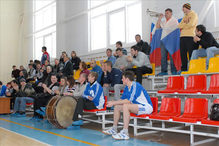 Чемпион города Канаш 2010 года по волейболу среди мужских команд определился под звуки барабанного боя