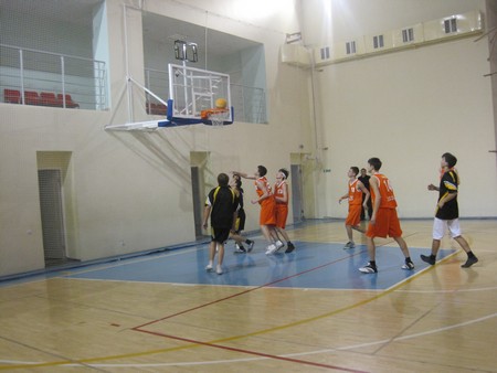 Финишировали игры школьной баскетбольной лиги «КЭС-Баскет» в городе Канаш