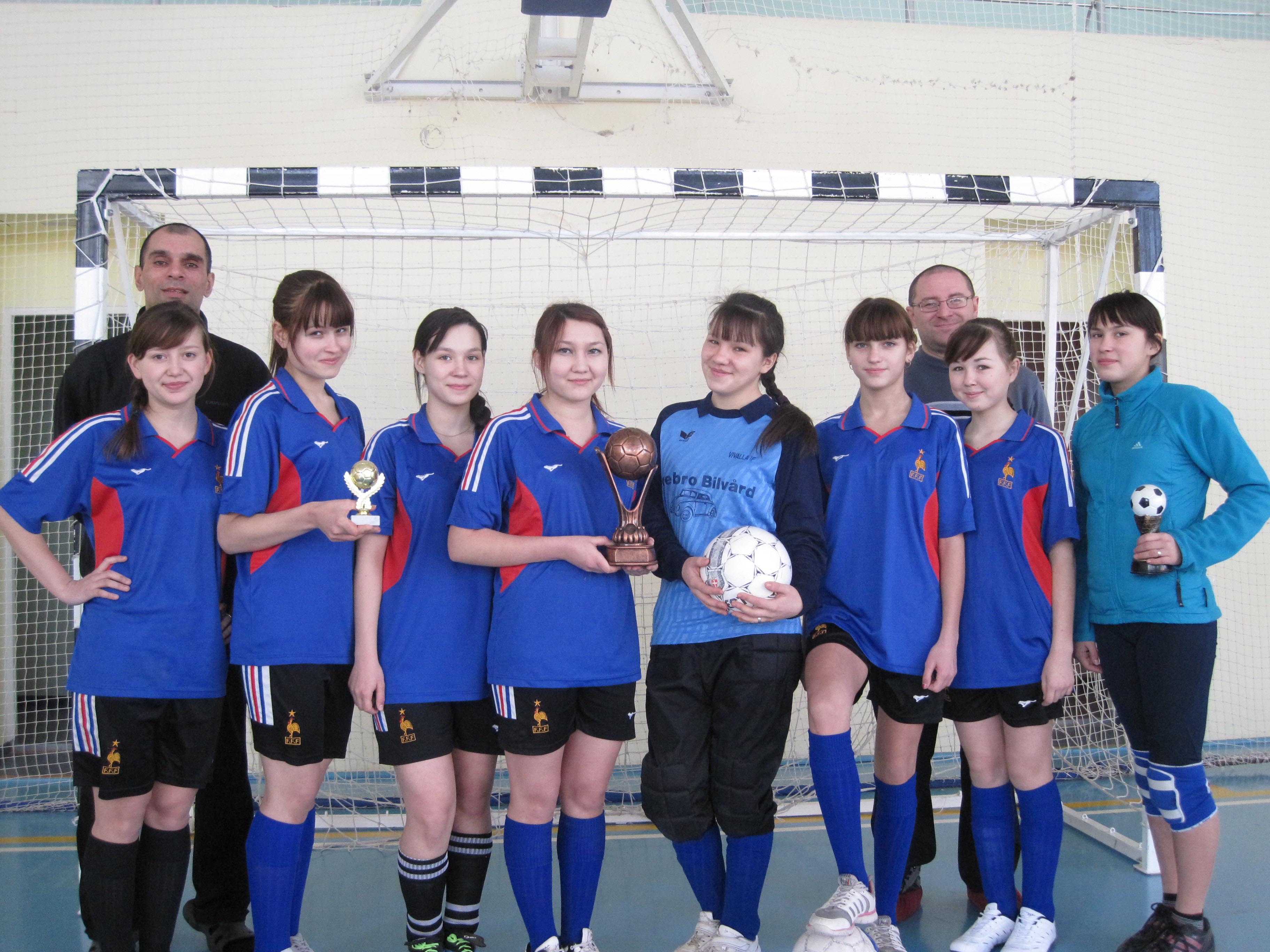 Команда девушек города Канаша по мини-футболу- победитель республиканских соревнований