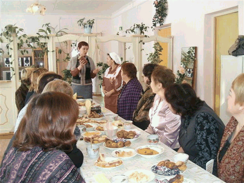 16:28. Выездное заседание Козловского районного отделения Совета женщин в Еметкинском Доме ветеранов