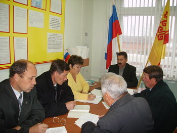 В Комсомольской ТИК состоялась встреча с руководителями местных политических партий