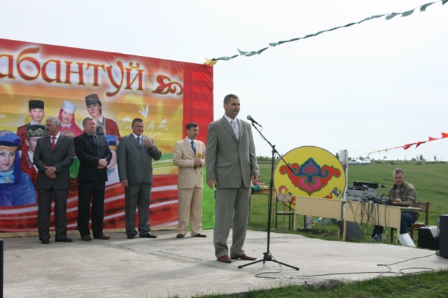 09:33 В Урмаево Комсомольского района прошел национальный праздник «Сабантуй»