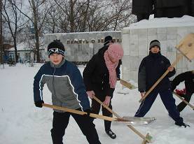 Шефствуют над ветеранами