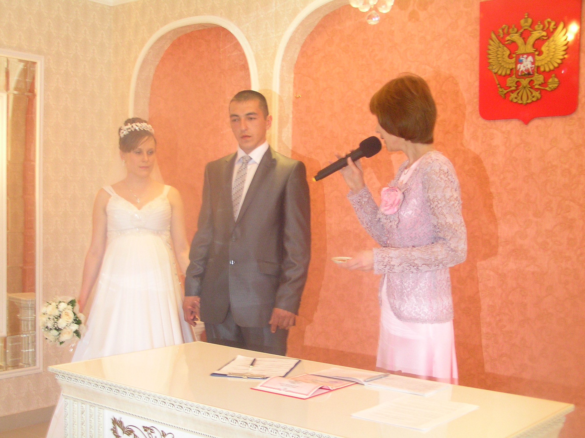 В новом отделе ЗАГС состоялась первая торжественная церемония бракосочетания в торжественной обстановке