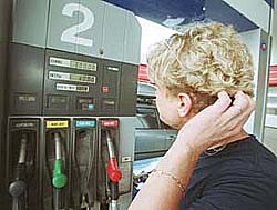 Цены на бензин обещают удержать