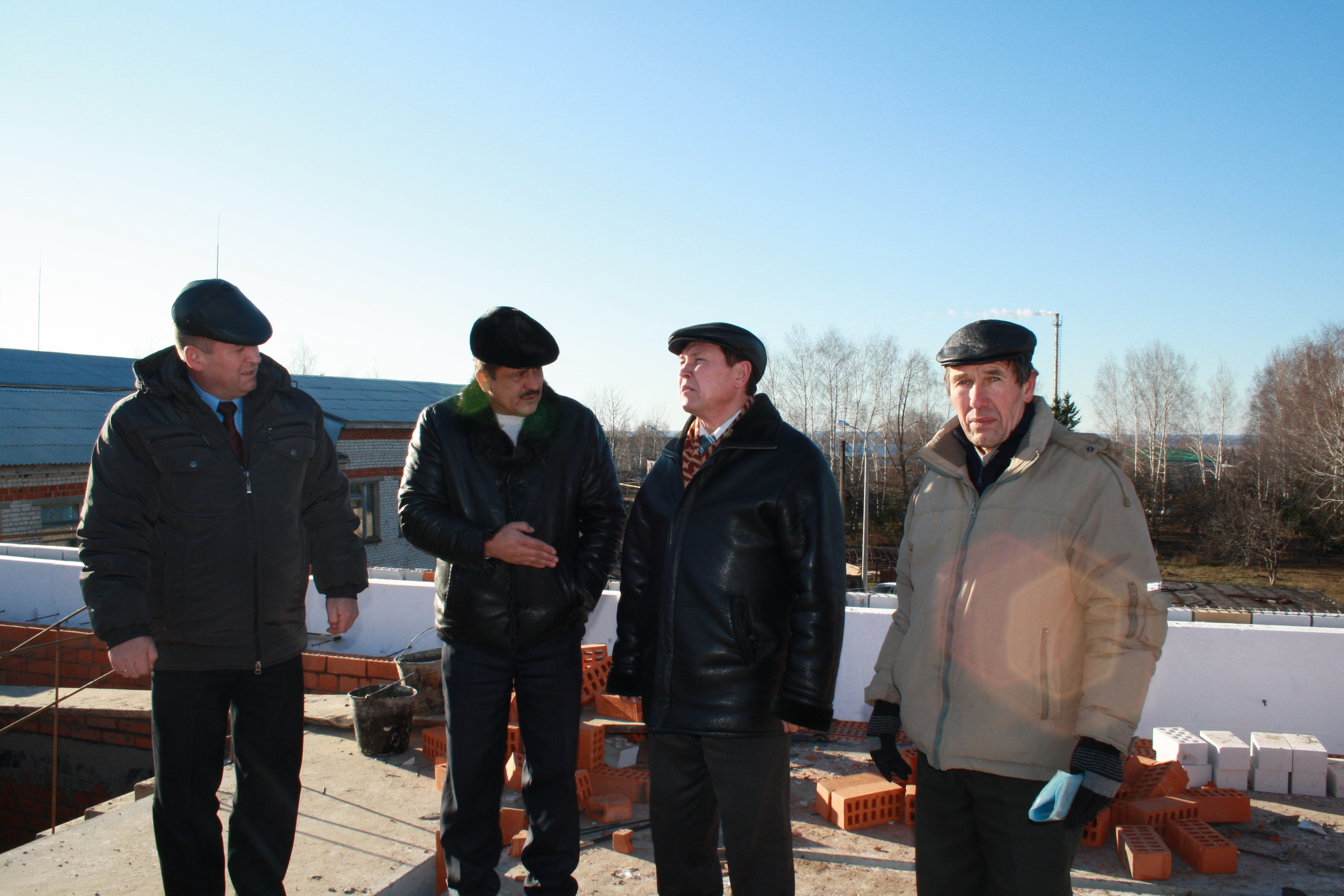 Глава администрации Красночетайского района посетил строящиеся объекты на территории района