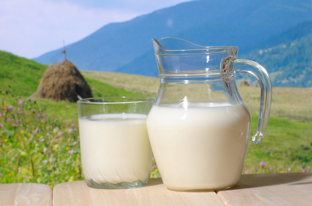 По надою молока лидируют три хозяйства