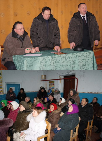 09:56 Глава администрации Красночетайского района Александр Башкиров встретился с жителями деревень Питишево и Мижеркасы