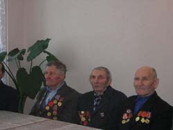 В Семеновской средней школе прошел вечер-встреча с ветеранами Великой Отечественной войны на тему “Споемте, друзья!”