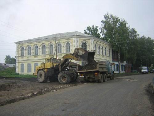 Благоустраивается самая старинная улица райцентра