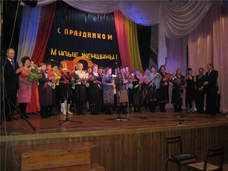 В Урмарском районе накануне 8 марта чествовали представительниц прекрасной половины человечества