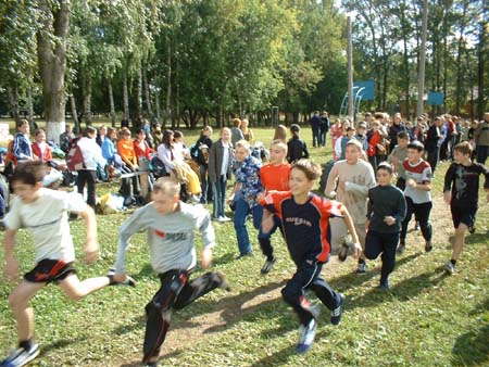 В Урмарской школе проходит спортивная неделя, посвященная 75-летию со Дня рождения А.Г. Николаева