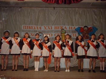 Прозвенел последний звонок для выпускников общеобразовательных учреждений Урмарского района