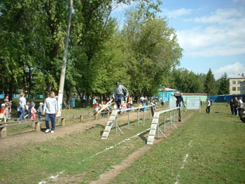 13:48 В поселке Урмары проходят зональные соревнования по пожарно-спасательному спорту