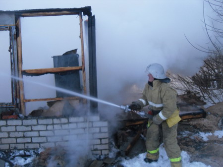 Соблюдение правил пользования электроприборами поможет оградить себя и свое жилье от огненной беды