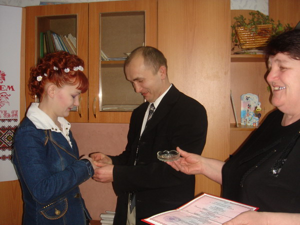 Пусть прочным будет семейный союз, созданный в международный День любви