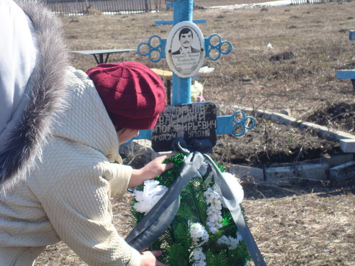 К могилам ликвидаторов последствий катастрофы на Чернобыльской АЭС возложены венки