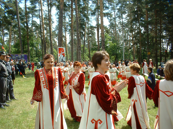 09:02 Шемуршинский женский хор  на Дне Республики