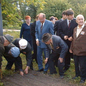 18:56 В честь 60-летия Победы в городе Шумерля будет высажено  1418 тюльпанов.