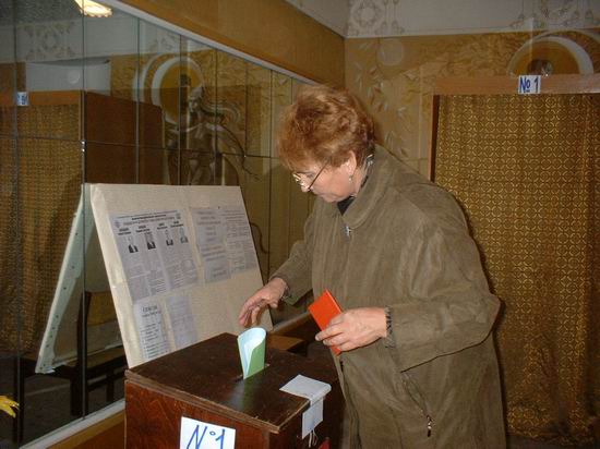 16:17 На 16 часов в Шумерлинском районе проголосовало 45,41%  избирателей