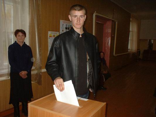 12:49 На 12 часов в Шумерлинском районе проголосовало 24 % от зарегистрированных избирателей