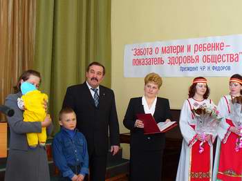 09:09 Вручены государственные сертификаты на материнский (семейный) капитал мамам Шумерлинского района