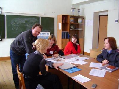В рамках месячника правовых знаний «Милиция и дети» состоялось выездное заседание комиссии по делам несовершеннолетних и защите их прав Шумерлинского района