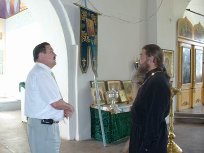 Глава Шумерлинского района В.А.Мурашкин совершил рабочую поездку в Ходарскую церковь