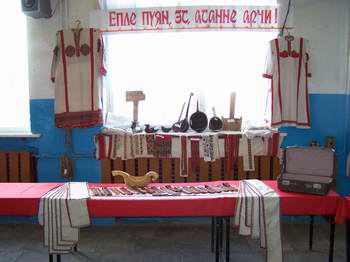 Муниципальный архив Шумерлинского района на Дне чувашского языка представил выставку «Мен калан-ши. эс, аякри авалах»