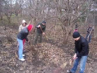 Экологическая уборка вокруг памятника «Павшим воинам»