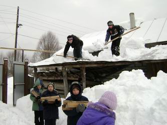 Юные тимуровцы Торханской школы