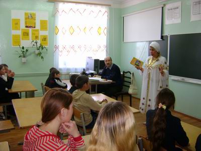 На встрече с поэтессой Д. И. Яхват разговор шел о красоте родного языка