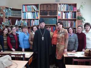 В салоне «Автограф» состоялась встреча с батюшкой церкви Серафима Саровского - отцом Дмитрием