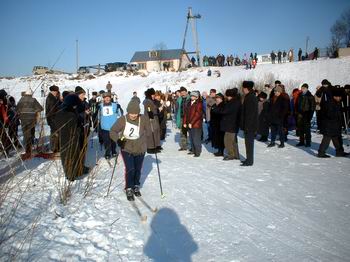 10:13 В Ядрине прошли районные лыжные соревнования этапа «Лыжня России - 2005»