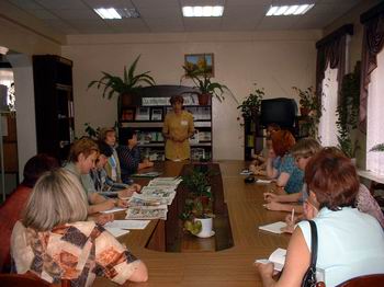 08:56 Гостям было рассказано о развитии библиотечного дела в Ядринском районе