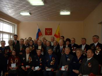 В Ядринском районе продолжается вручение юбилейных медалей