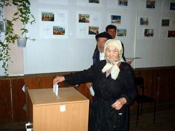 На 16:00 по Кукшумскому одномандатному избирательному округу №71 проголосовало 37,39% избирателей.
