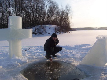На Суре вода освящена