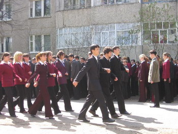 В Ядрине прошел конкурс «Смотр строя и песни»