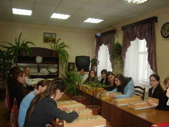 Библиотечно-библиографические занятия в центральной библиотеке продолжаются